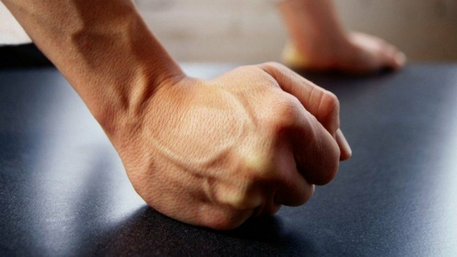 Акт вандалізму в Умані: зловмисники зламали і вкрали руку з щитом зі скульптури