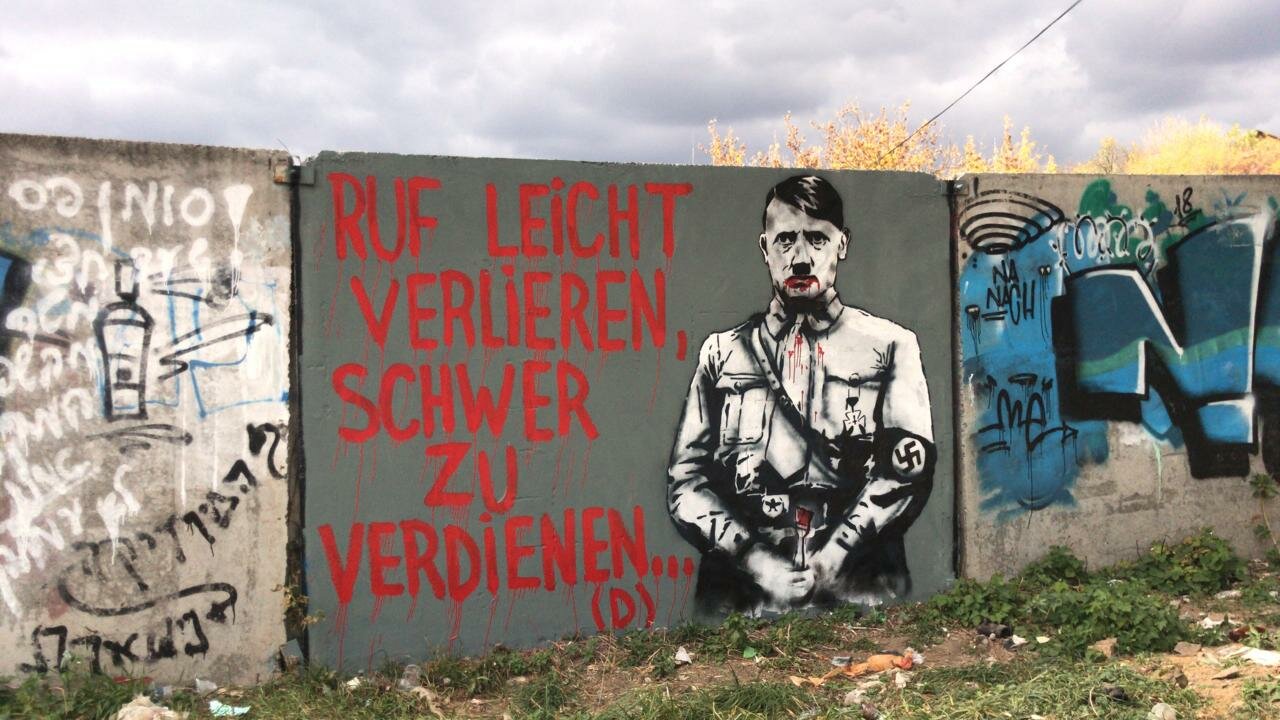 В Умані спіймали чоловіка, який намалював Гітлера на стіні у районі паломництва