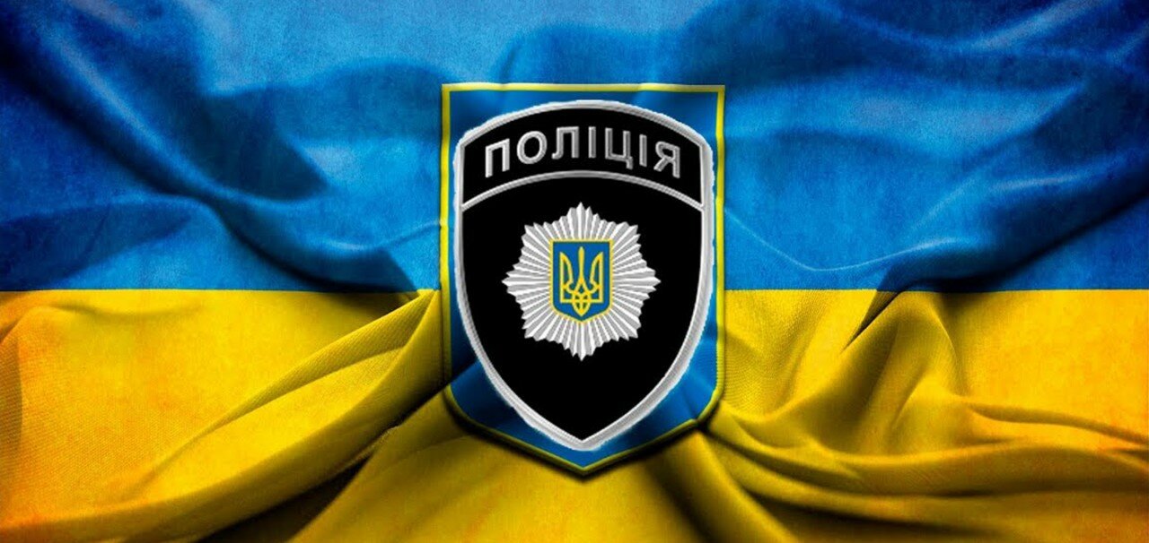 В Уманському районі патрульні після погоні затримали злодіїв-екстремалів, які грабували фуру на ходу (Відео)