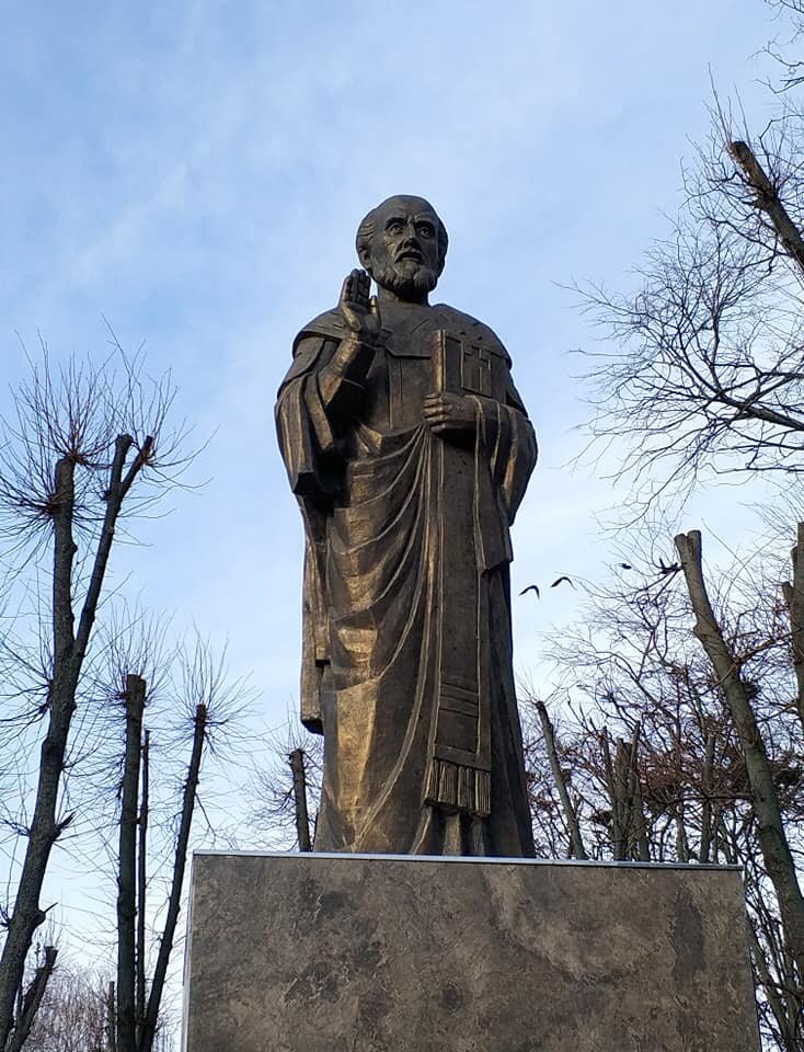 У Христинівці відбулося освячення пам’ятника Миколаю